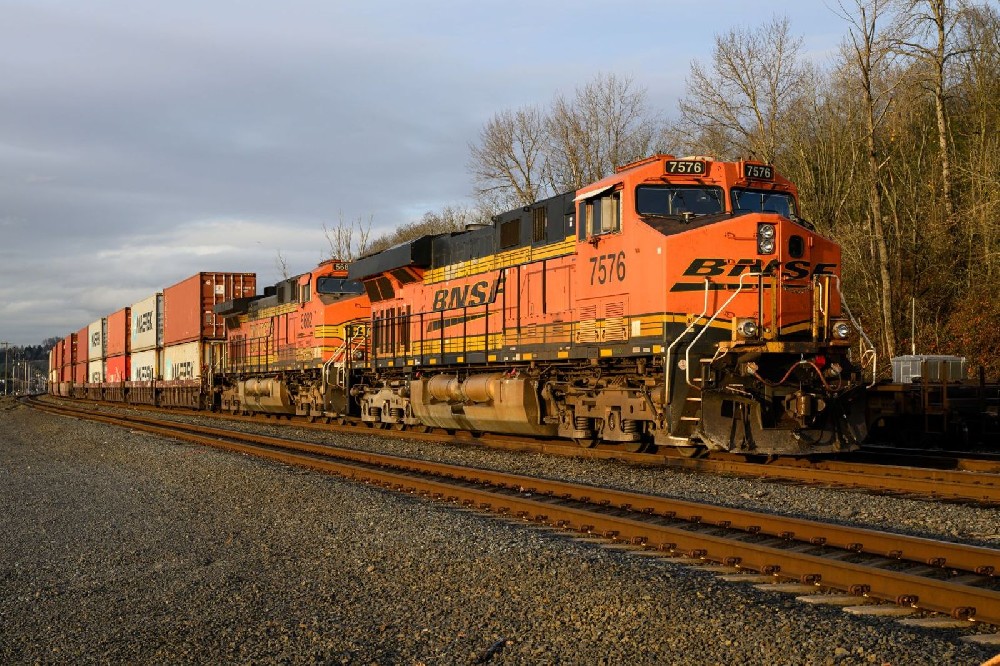 BNSF-UP dispute threatens Oakland-SLC service, triggers STB petition