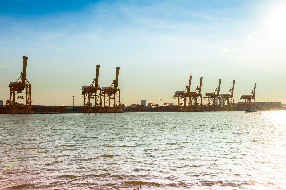 US presses forward on port fees despite China's warning