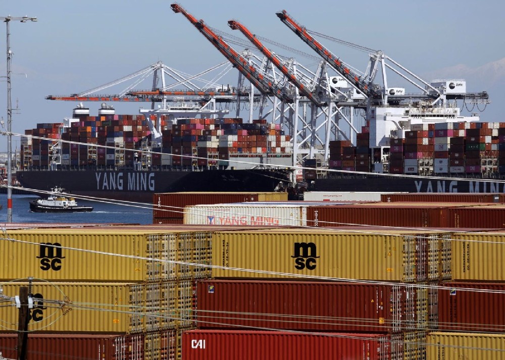 Trans-Pacific capacity cuts on the rise as carriers look to stem rate slide