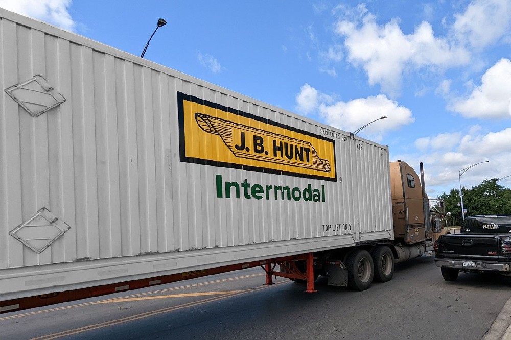 J.B. Hunt: Intermodal volume retracts amid cost-cutting measures
