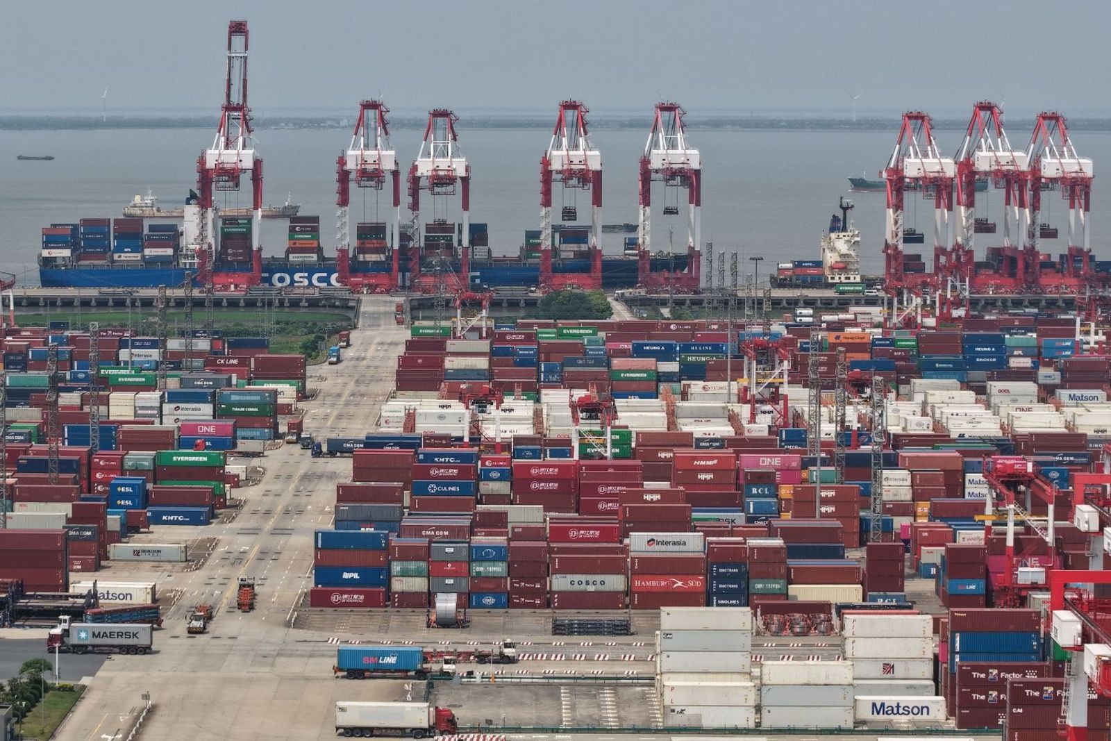 Shippers suffer big capacity loss as carriers skip key Chinese ports post-storm